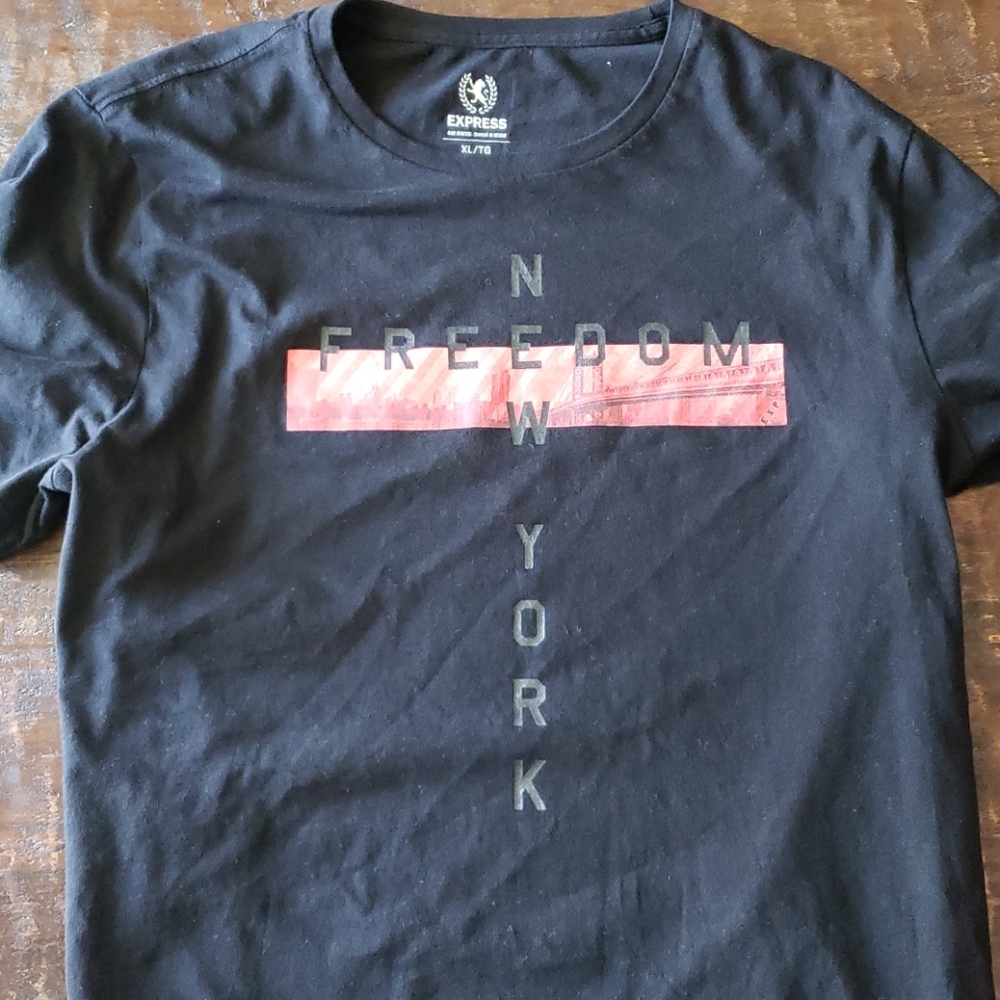 T shirt black